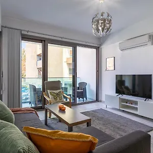 crystal-2-bedroom-apartment-in-larnaca.hotelsatayianapa.com/